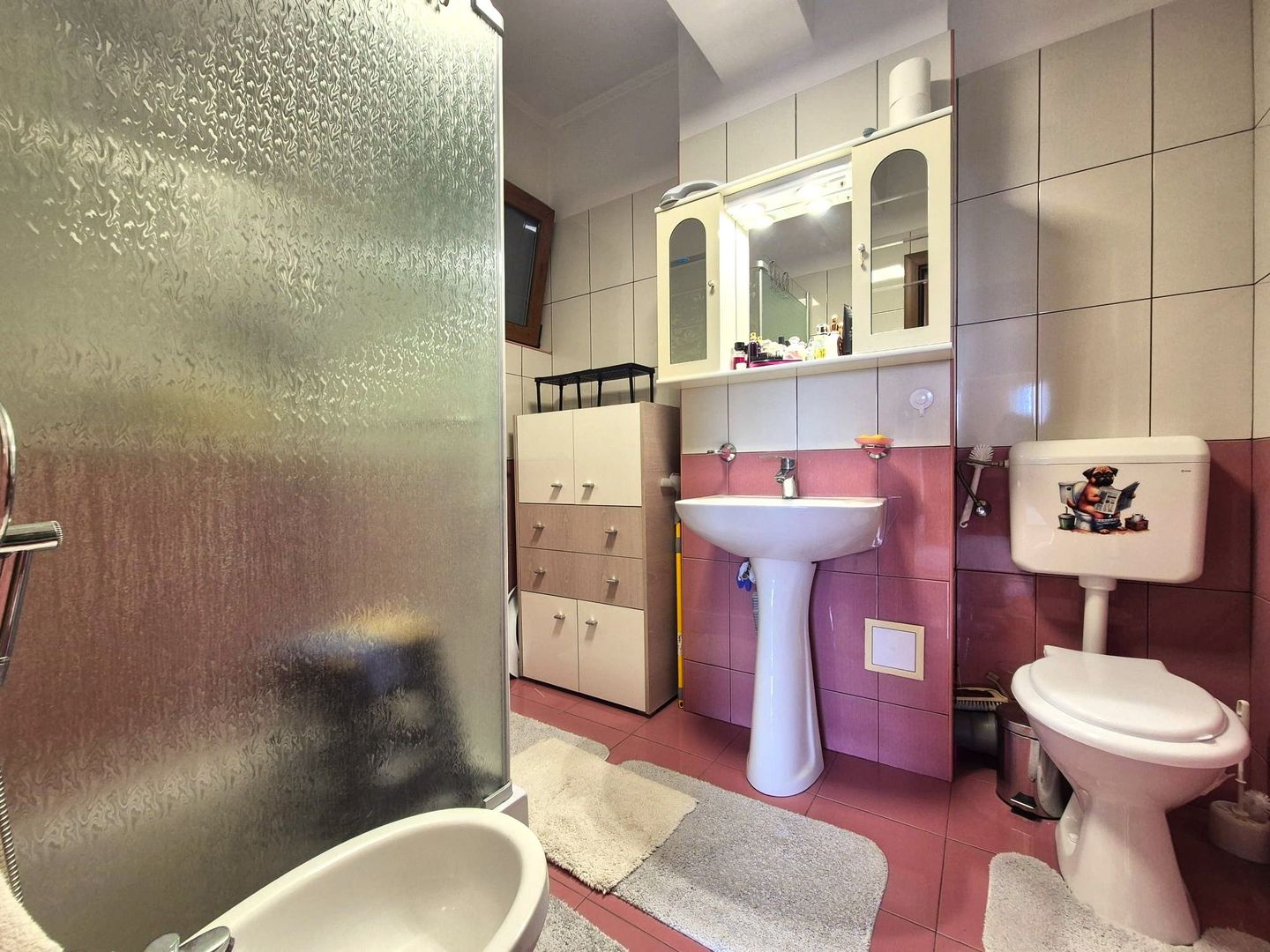 Tractoru, zonă liniștită de case, apartament spațios 3 camere cu garaj - Poză 12