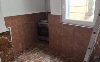 Se vinde etajul 1 si mansarda | Vile interbelica | 13 Septembrie - Poză 31