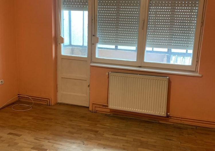 BRASADAS vinde ap 2 cam etaj 2/4 zona CENTRALA. - Poză 1