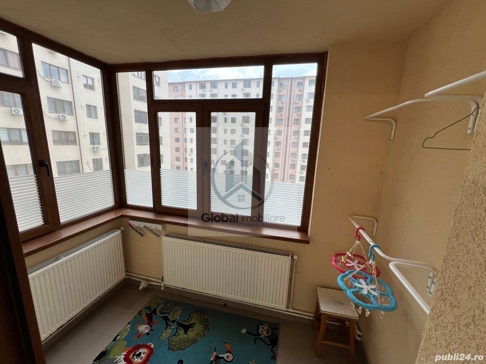 Proprietar inchiriez apartament cu 3 camere centrala loc parcare balcon Bloc NOU mobilat si utilat - Poză 2