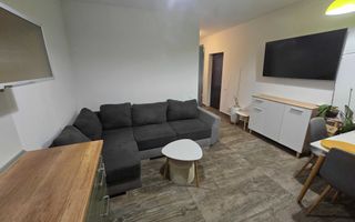 Apartament cu 3 camere si gradina, zona centrala a localitatii - Poză 1