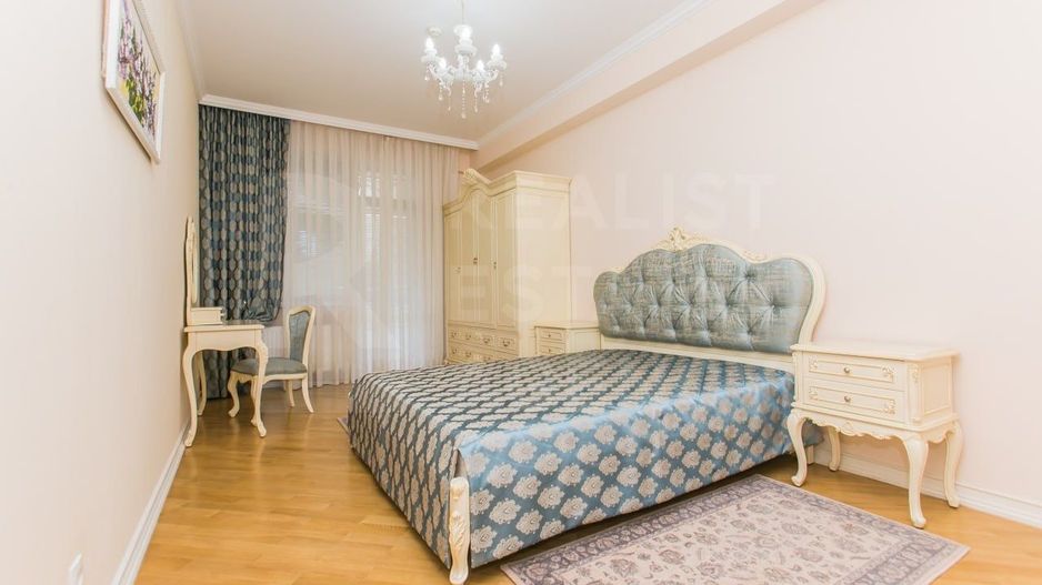 Chirie, apartament, 3 camere, Strada Sfatul Ţării, Centru - Poză 1