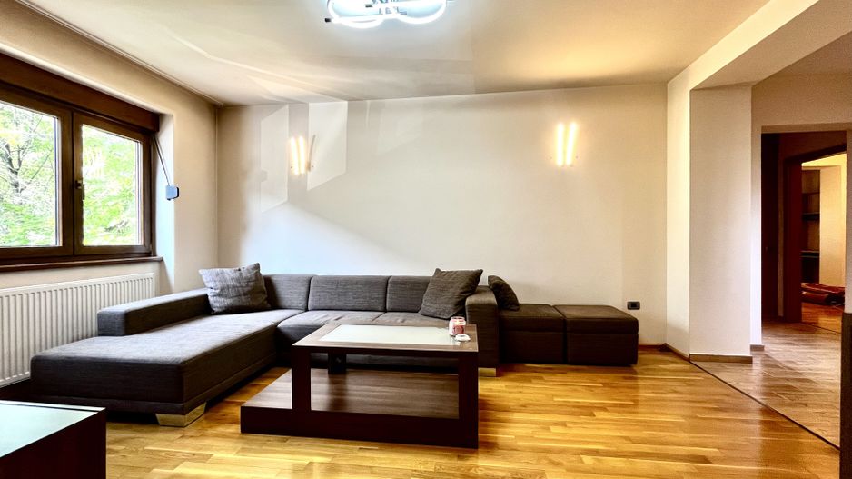 Apartament 4 camere + garaj | Etaj 1 | Zona Centrală – Medicină - Poză 1