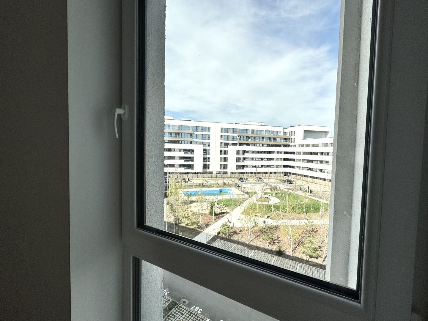 3 camere 76 mp SU + Balcon 6.5mp - Zona Lac Straulesti-Mall Colosseum - Poză 10