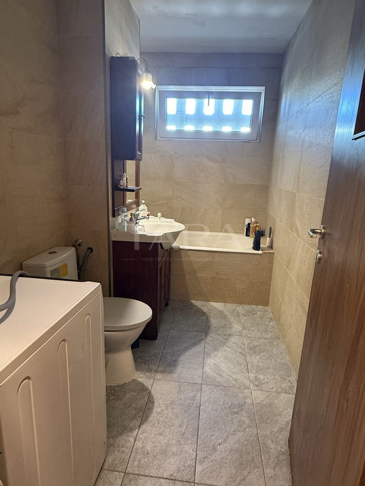 Apartament decomandat cu 4 camere, zona Minerva. - Poză 7