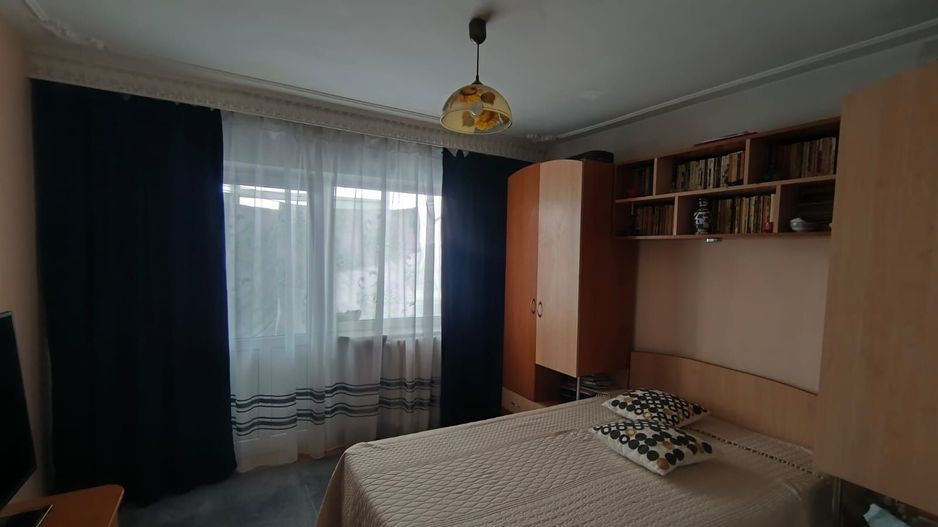 Apartament 4 camere, Dec., et. 3/4-Bld. Chimiei -Tudor Vladimirescu - Poză 1
