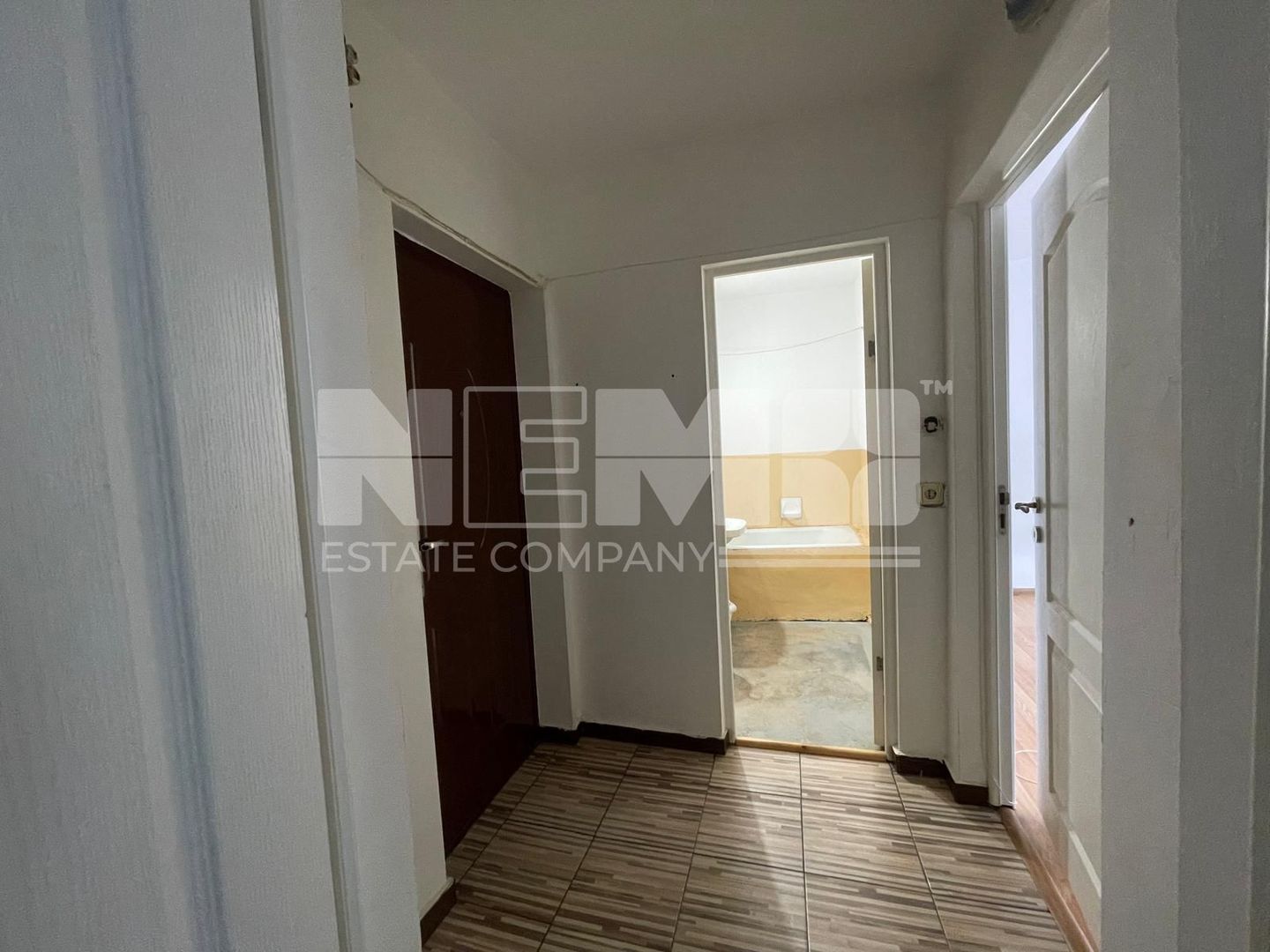 GARSONIERA SPATIOASA CU BALCON INCHIS | ZONA LINISTITA | RADAUTI - Poză 6