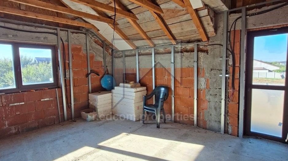 Vilă individuală P+M - 5 camere - 500 mp teren - Construcție nouă - 1 Decembrie - Poză 8