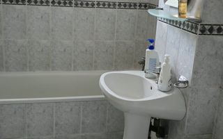 De inchiriat apartament spatios, zona Garii, et. 3, 490 euro negociabil - Poză 9