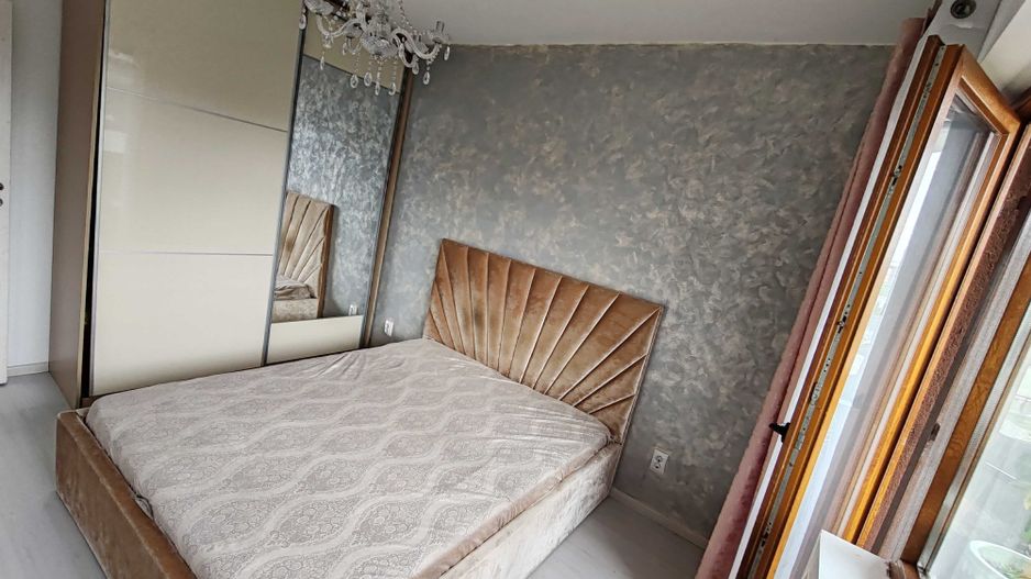 Apartament 3 camere/Două bai/curte proprie și parcare - Poză 4