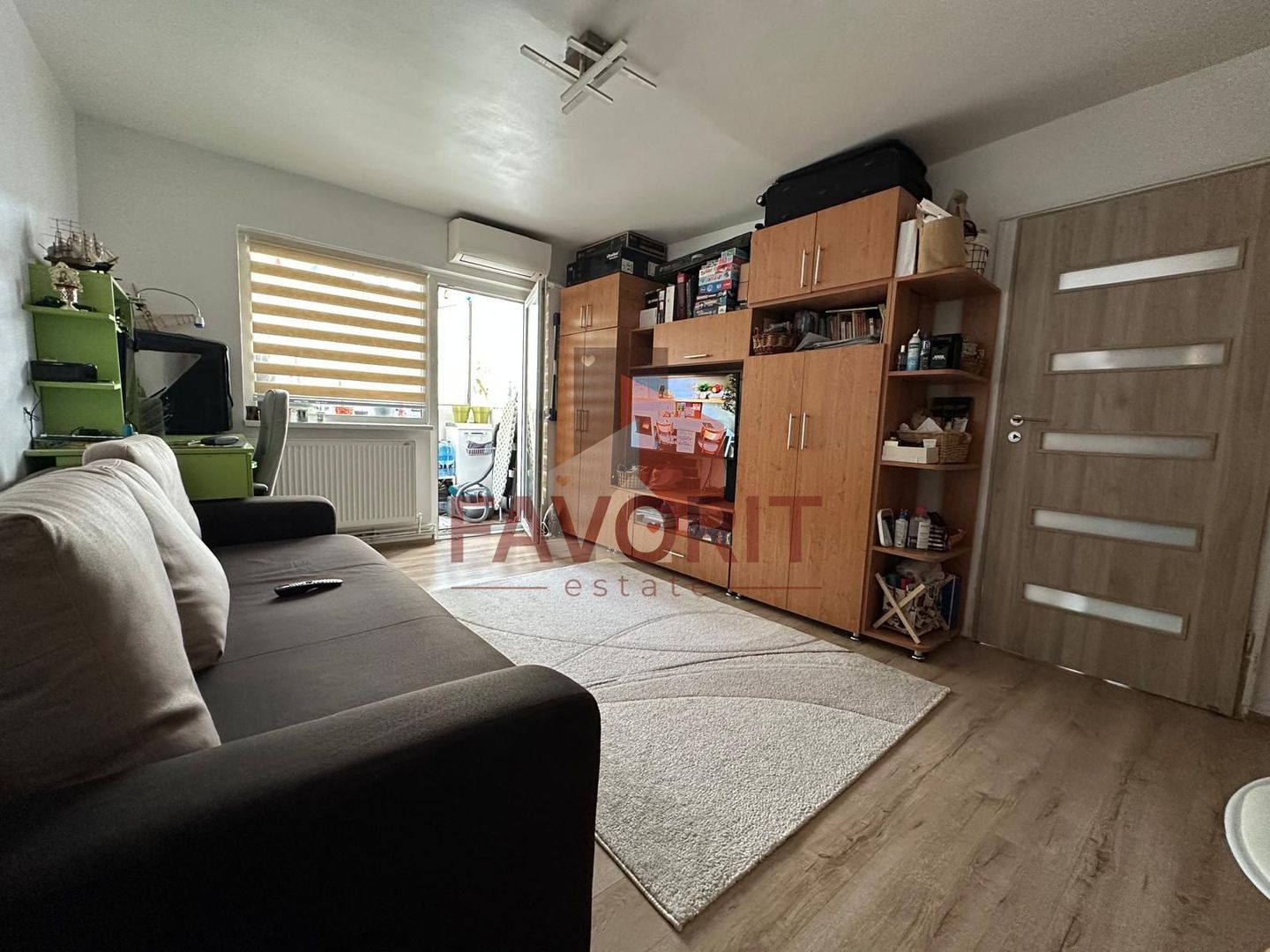 2 camere | etaj intermediar | centrala proprie | zona excelenta | - Poză 1