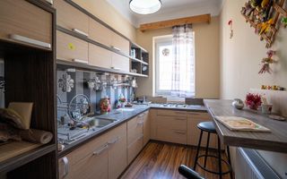 Casa singur in curte cu teren de 410 mp Sirul Canonicilor - Poză 5