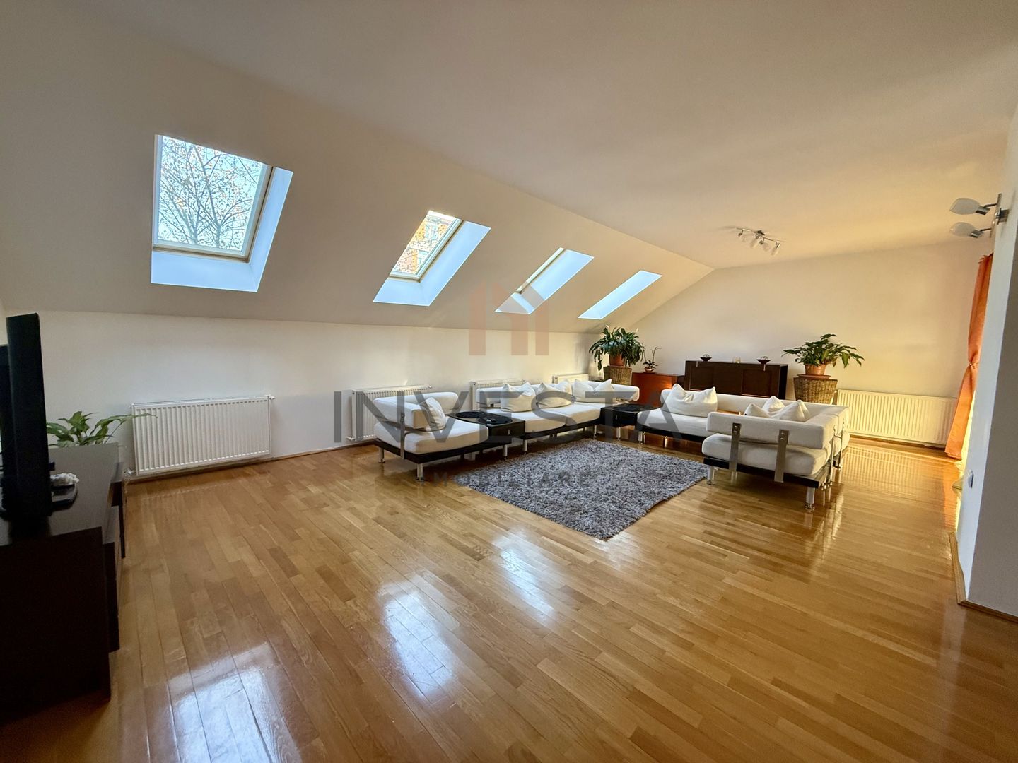 Casa de vanzare/Zona centrala/Ideală pt spatiu comercial/Gradinita - Poză 2