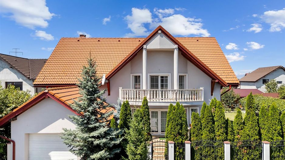 Vila / Casa superba cu 5 camere zona | 1032 mp teren |  Sanpetru Brasov - Poză 1