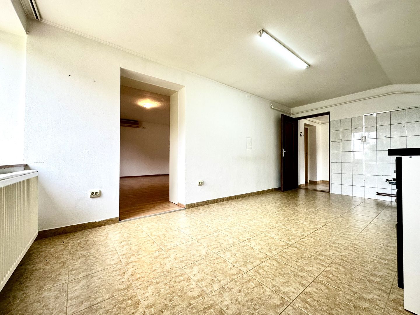 Casa individuală de închiriat - Dumbrăvița Central - Poză 15