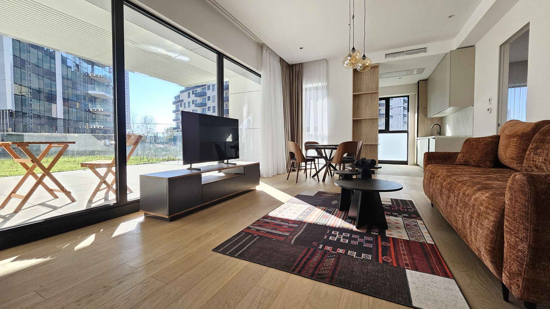 2 Camere + Parcare, terasa 60mp, One Lake Club - Poză 1