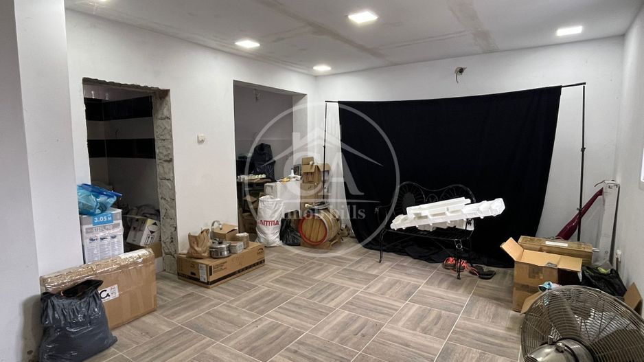 Casa de vanzare D+P+E+M cu 5 camere în Livada De Bihor - Poză 1