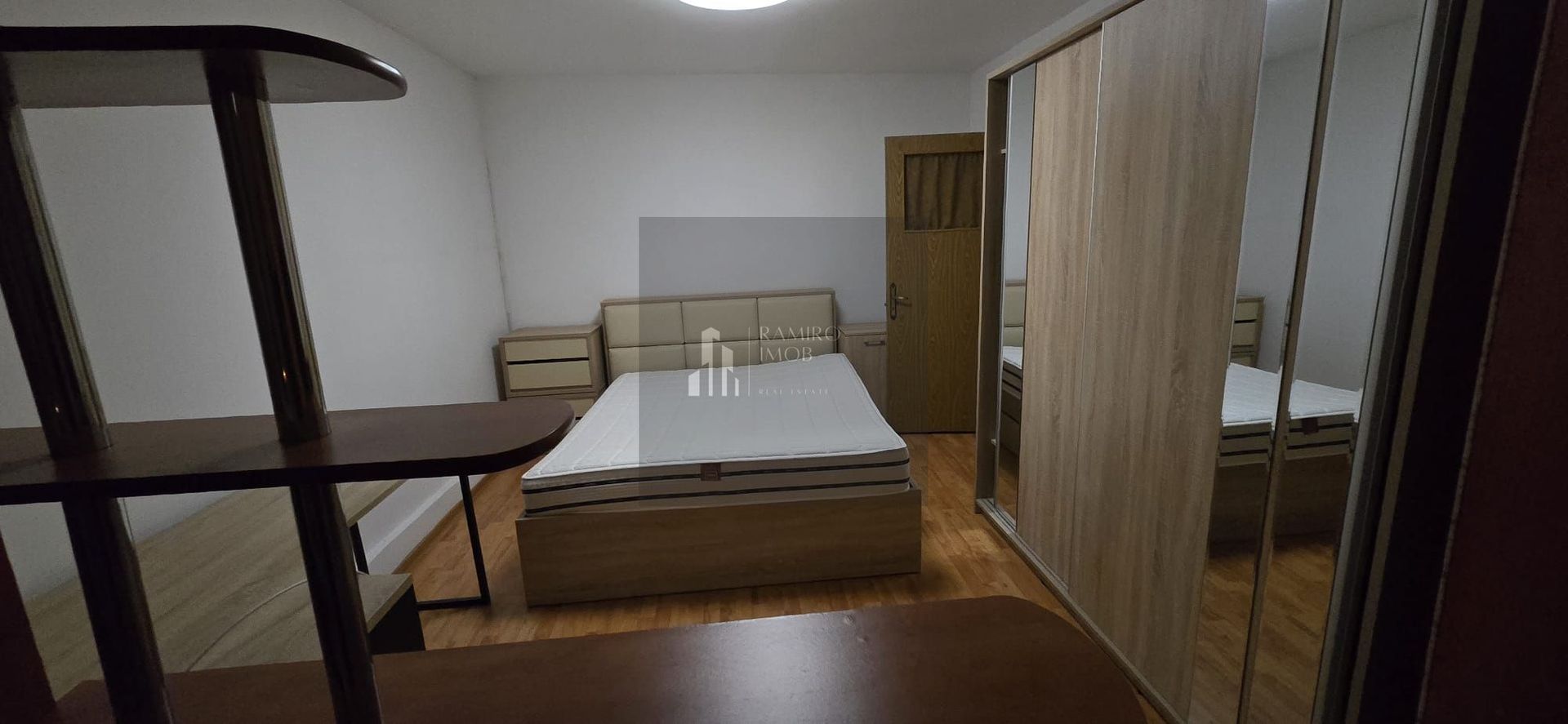 Apartament 3 camere 8 min metrou Aparatorii Patriei/centrala - Poză 1