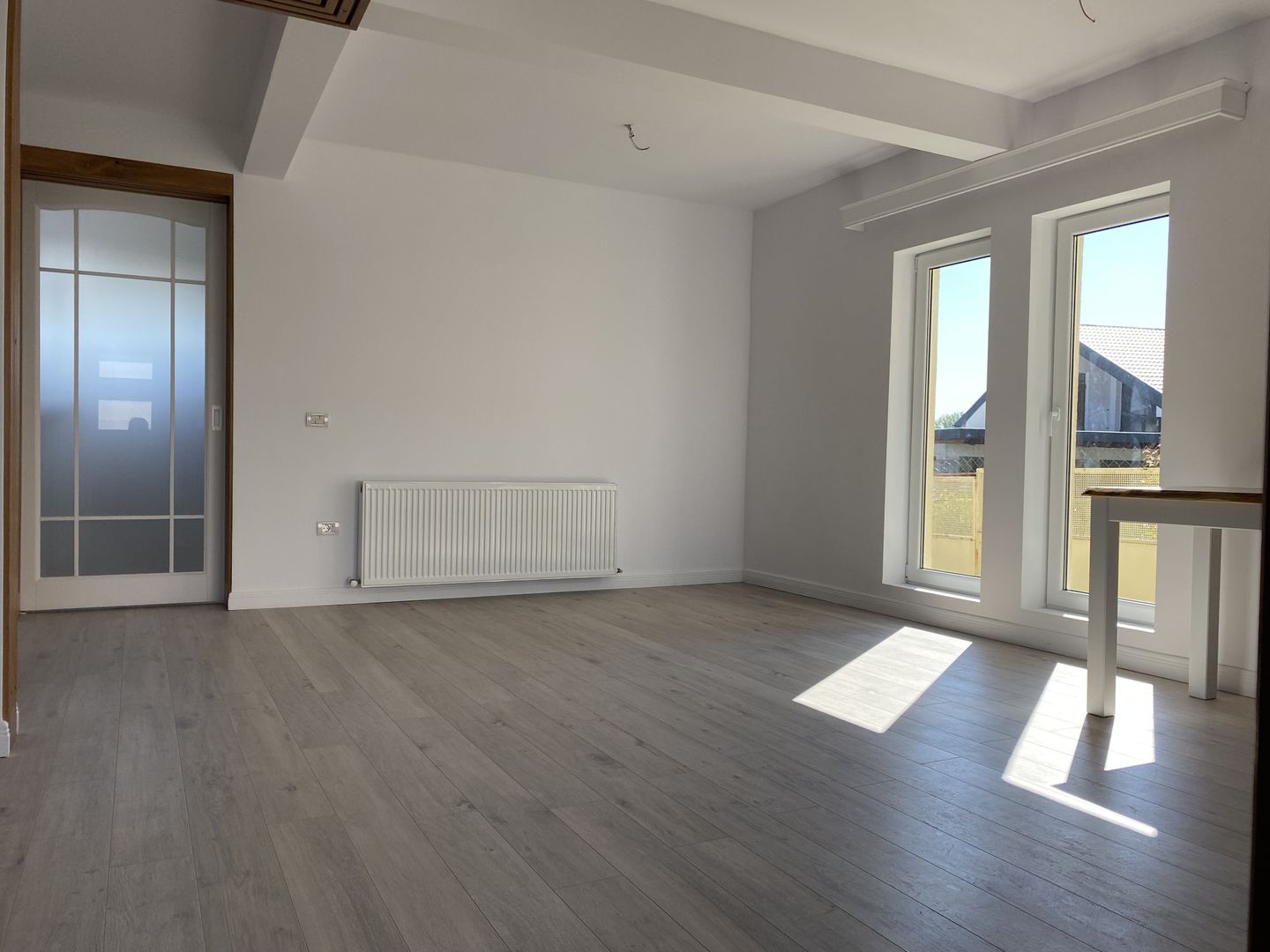 Liniste si confort! Vanzare casa la cheie, luminoasa in Priseaca! - Poză 4