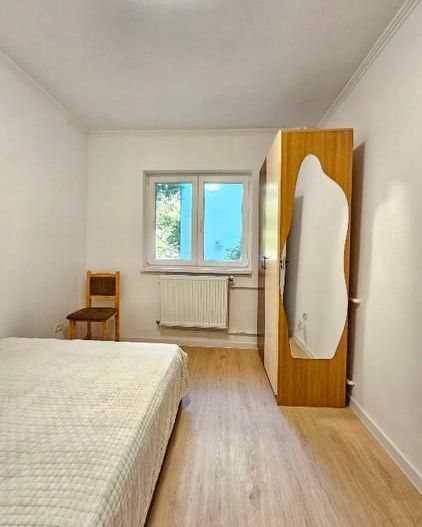 Apartament 2 camere. Decomandat. Cu Parcare.  La 5 min metrou Aparatorii Patriei - Poză 3