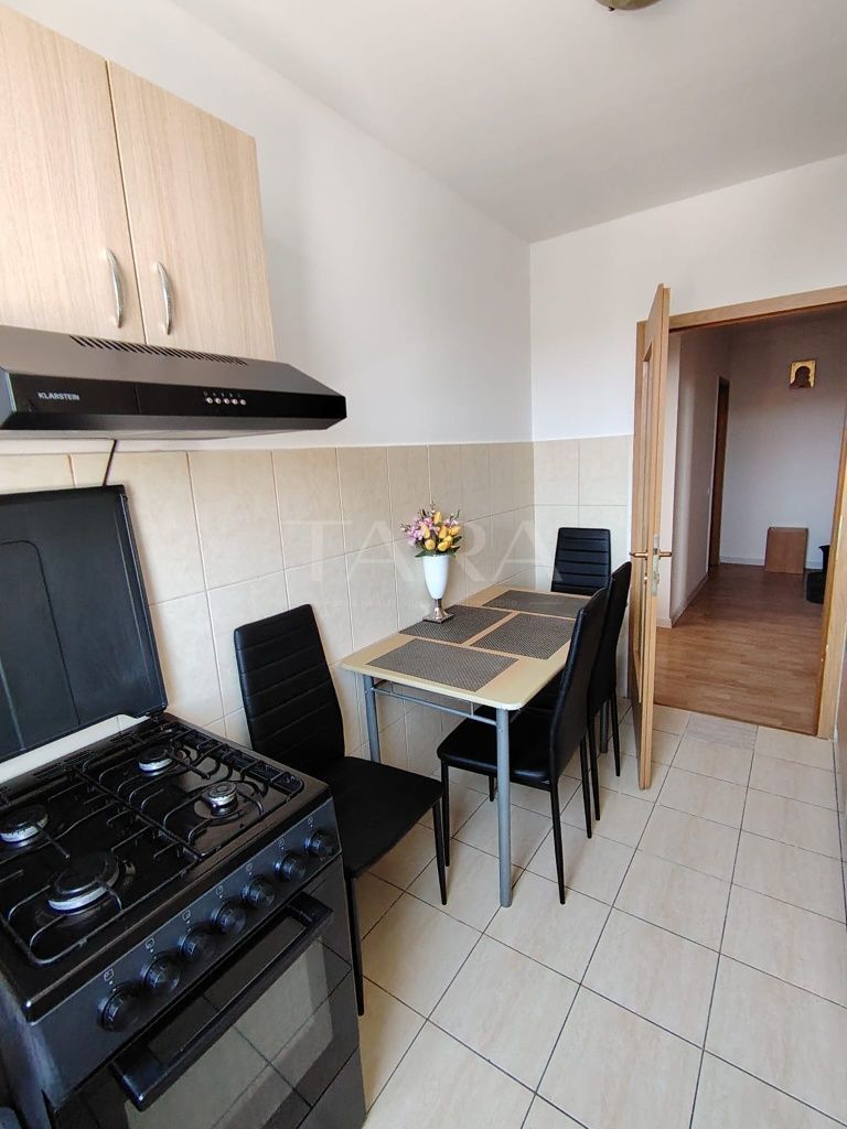 Apartament 37 mp, etaj 3/4, mobilat și utilat complet, 2 parcari. - Poză 4