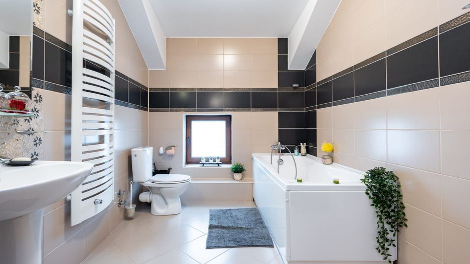 Vilă premium 11 camere | Dămăroaia | saună | fitness | teren 1.000mp - Poză 17