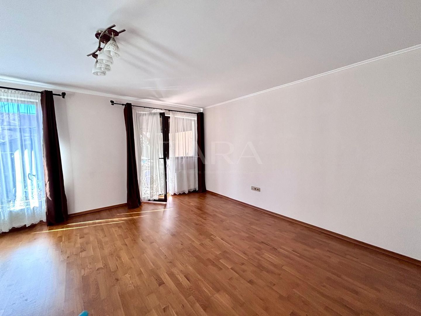 Duplex 120 mp cu teren 200 mp – Florești, stradă privată - Poză 4