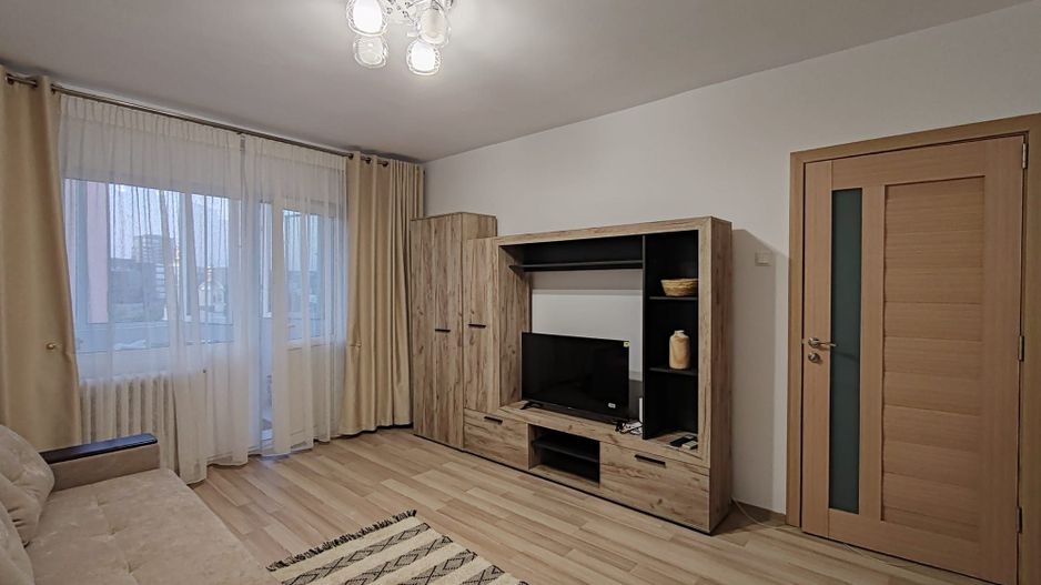 Apartament 2 camere, decomandat, 52mp, Podu Ros-450 euro - Poză 1
