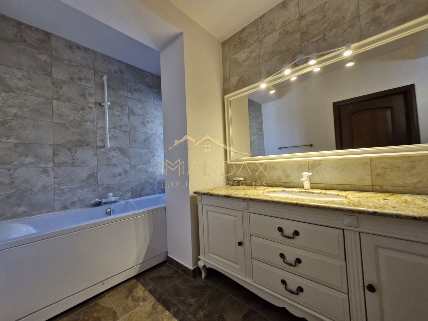 Vilă impresionantă *teren 1000mp // Erou Iancu Nicolae - Poză 100