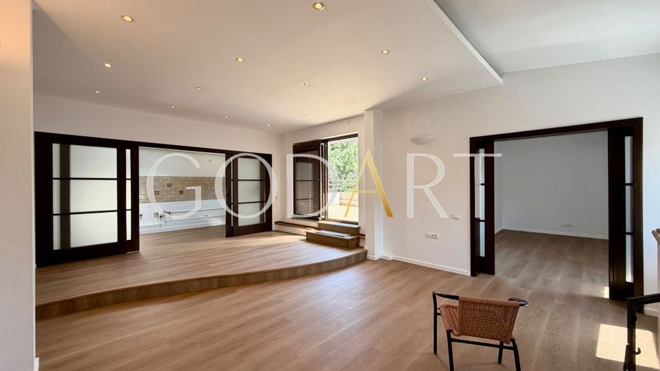 Penthouse cu terasă și vedere către parc | Vilă Art Deco–Bauhaus - Poză 2