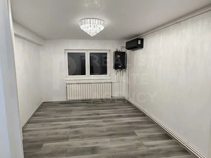 Vânzare, garsonieră renovată, Str. Lăcrămioarei - Poză 2