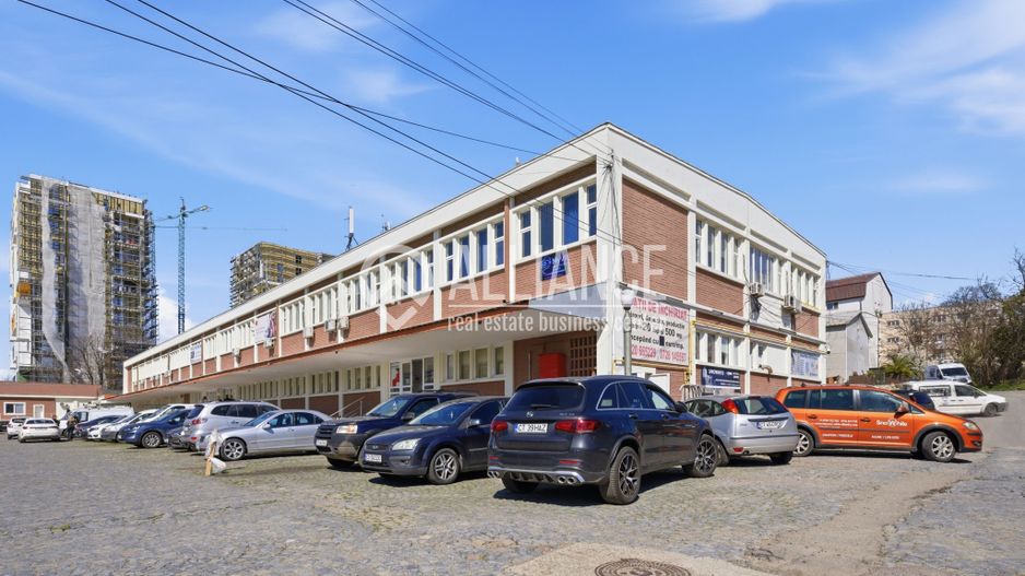 FALEZA NORD cladire multifunctionala 4600 mp cu acces din Bdul Mamaia! - Poză 26