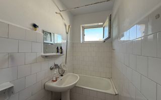 De închiriat apartament – zona Școlii 7 - Poză 4