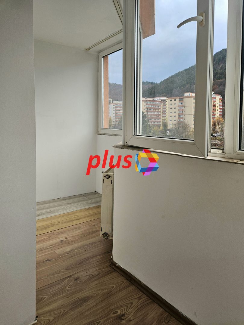 Apartament cu doua camere, zona Racadau 57 mp - vedere spre Tampa - Poză 5