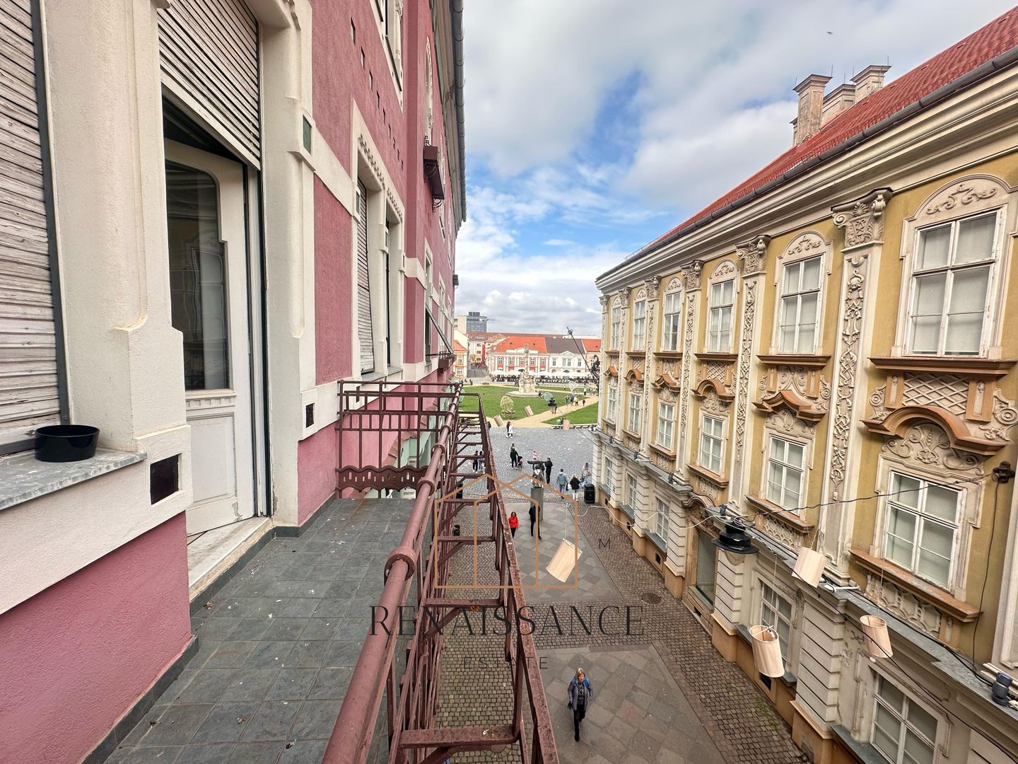 Piata Unirii 4 Camere | 180mp Etaj 2/3 | Palatul Bruck - renovat - Poză 1