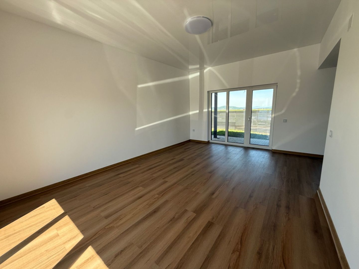 Casa/Vila cu 4 camere de vânzare - Izvor,Tărlungeni - Poză 11