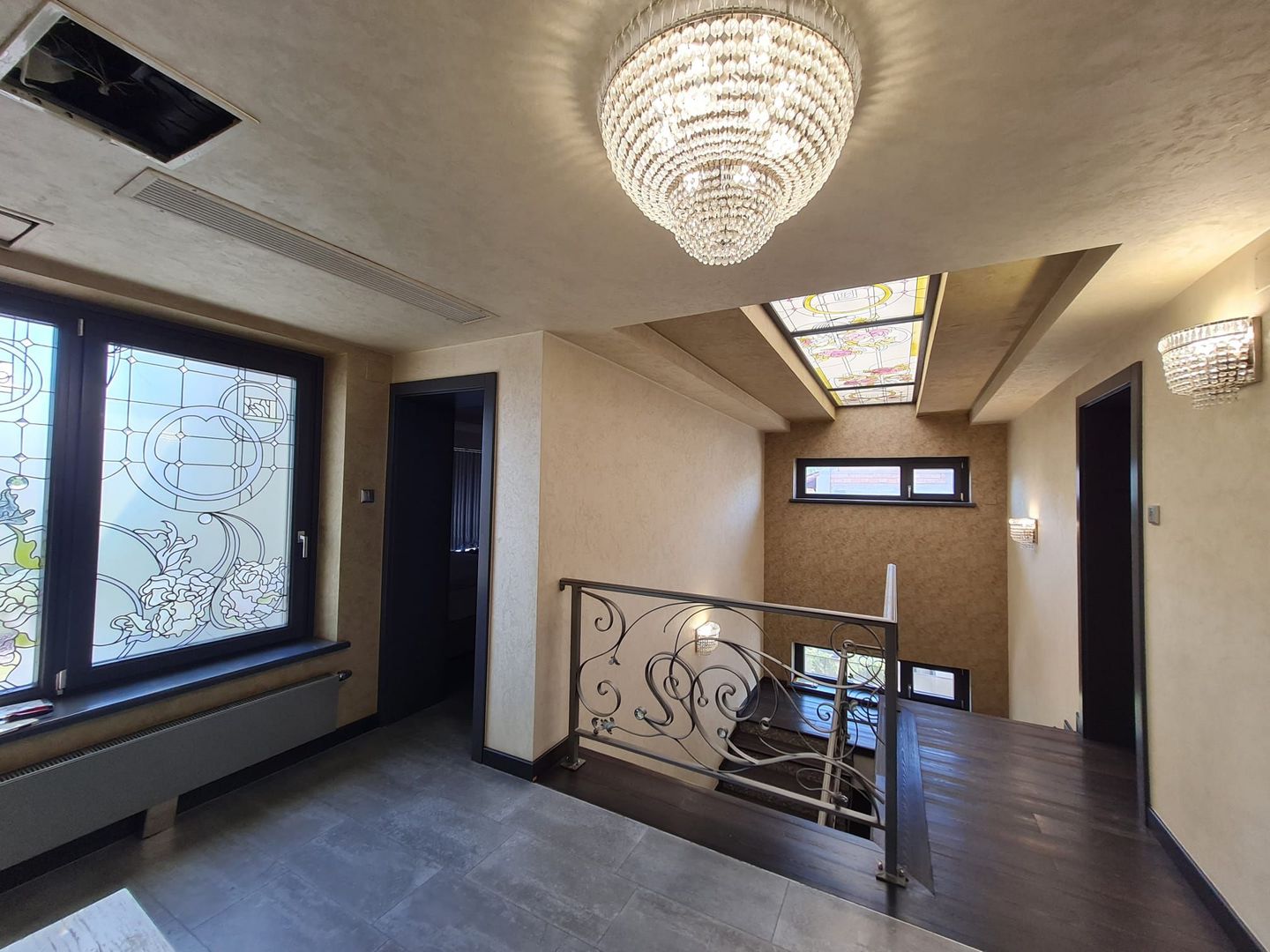 Lux la 5 minute de Iulius Twon - Poză 85