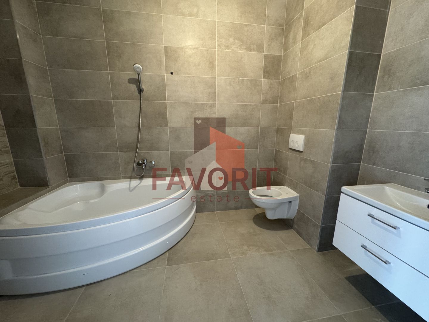 COMISION 0% .  Disponibil imediat. Bloc nou in oras - Poză 7