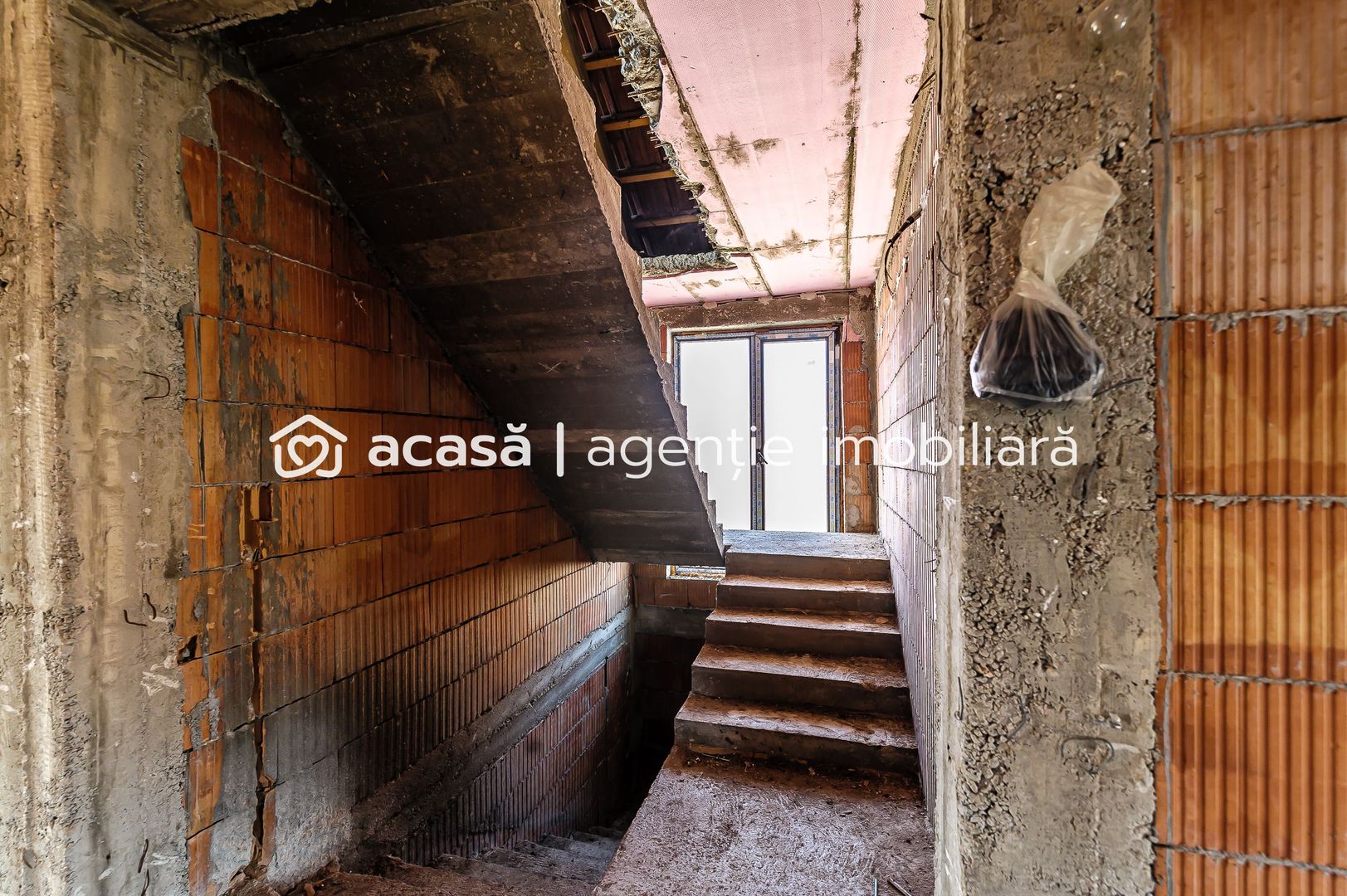 Casă nouă 6 camere semifinalizată în Sântana - Poză 5