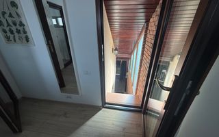 Casa centrala zona Siloz P+M - Poză 11