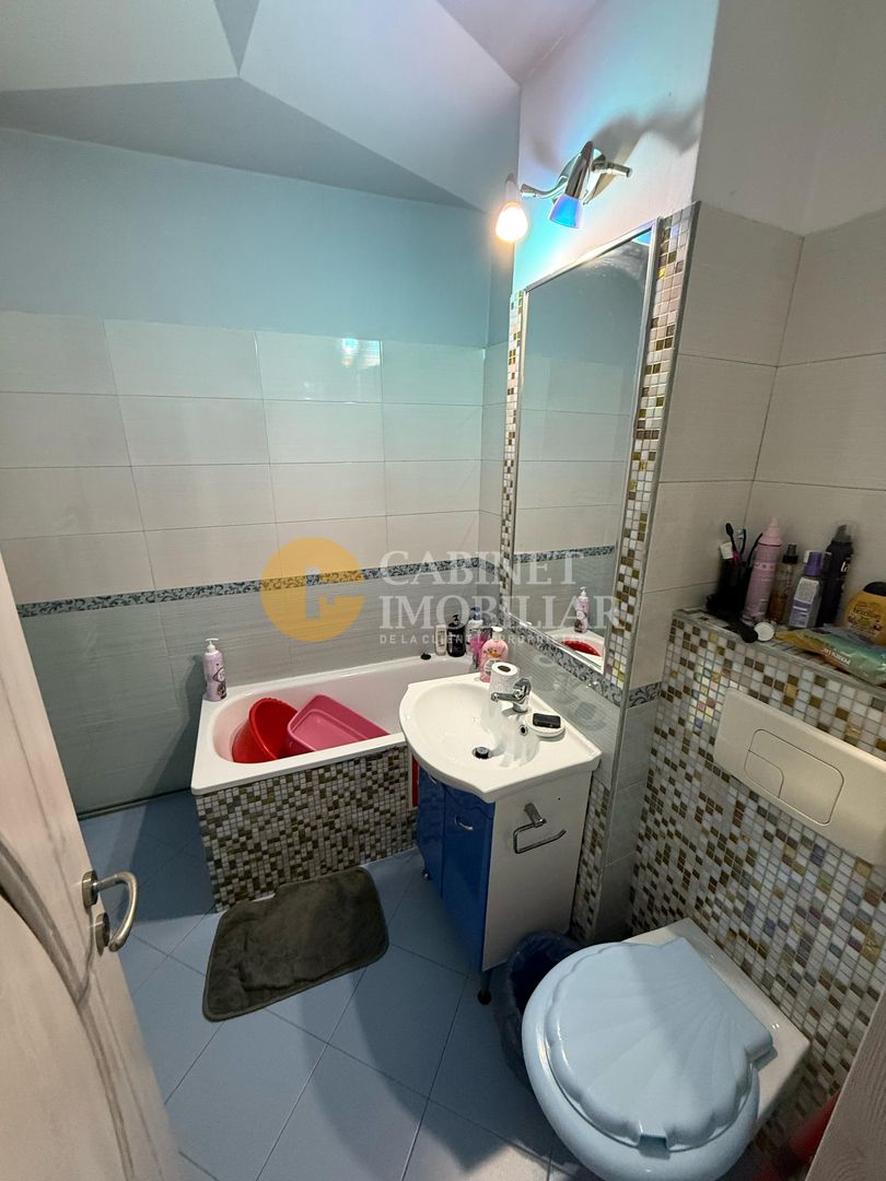 Galata - Apartament cu 2 camere decomandat - Etaj Intermediar - Bloc dupa 80 - Poză 6