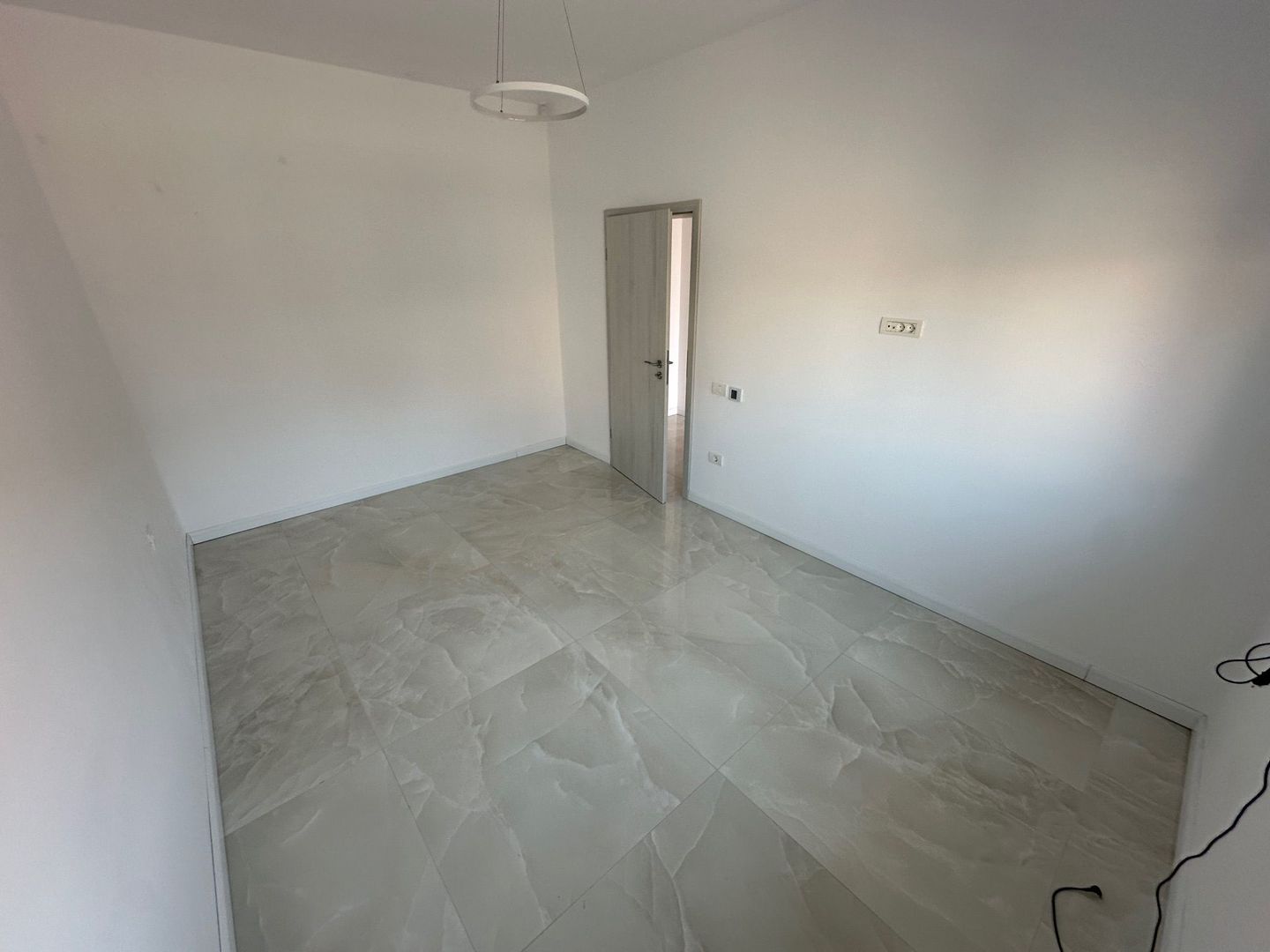 Duplex despărtit  prin garaj zona Ikea - Poză 11