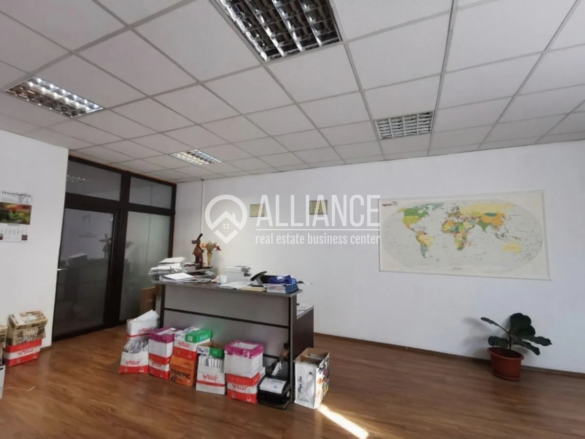 CENTRU (Cod 01) - Unicat, pe Bdul Mamaia cladire de birouri! - Poză 9