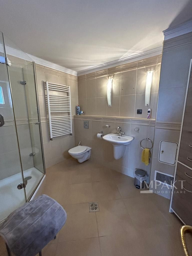 Vila individuala de lux de inchiriat, in cartier Gruia aproape de Cetatuie! - Poză 26