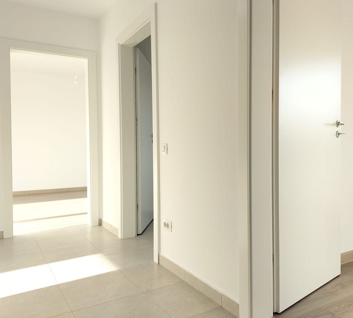 Apartament 2 camere nemobilat  Urban Plaza - Poză 10