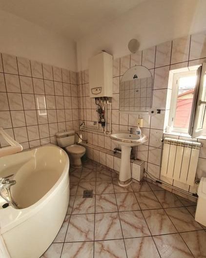 vila 7 camere birouri-sediu firma Cotroceni - Poză 11