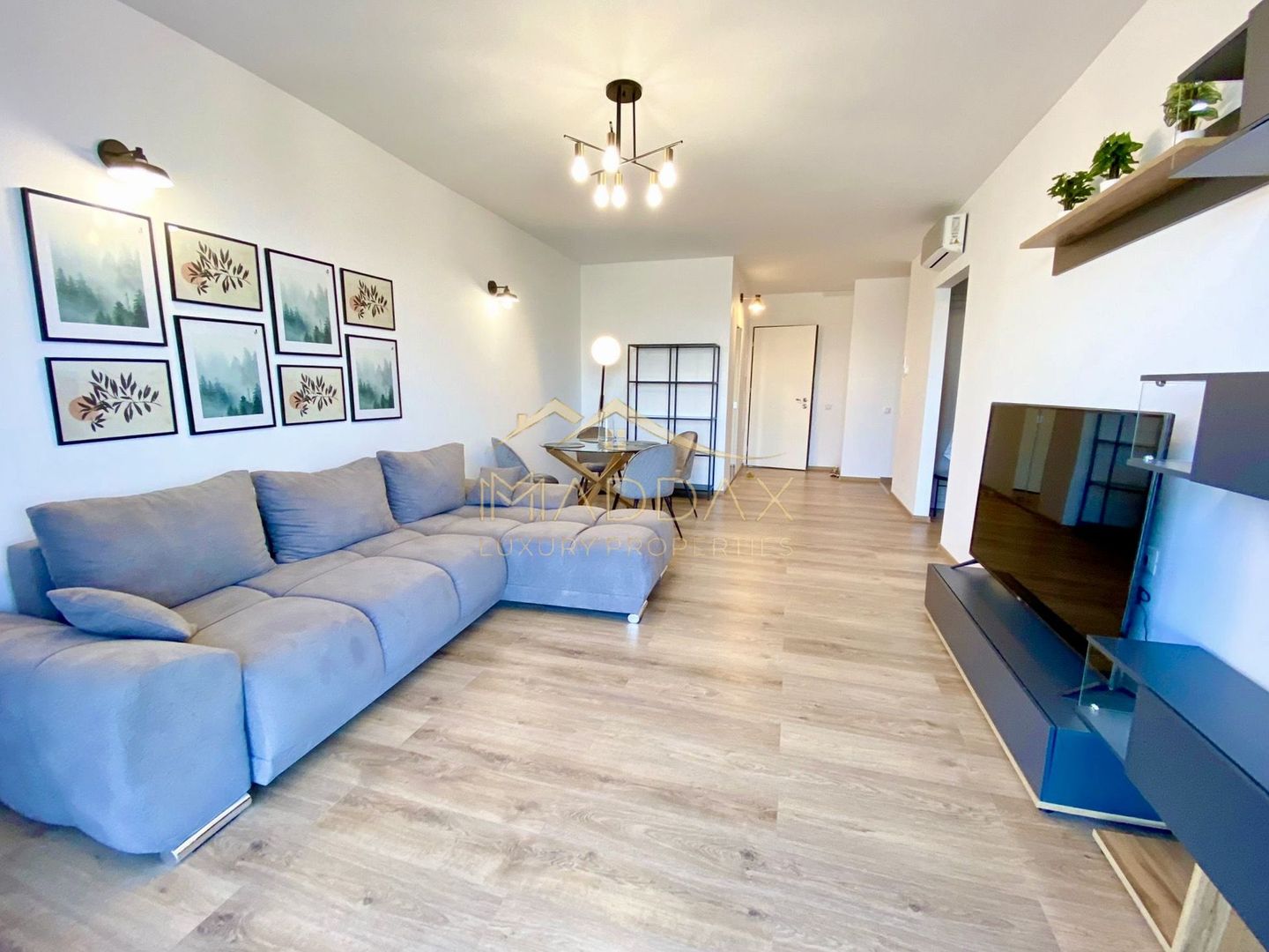 Apartament cu 2 camere + Parking/ Posibilitate investitie/Floreasca - Lake View - Poză 1