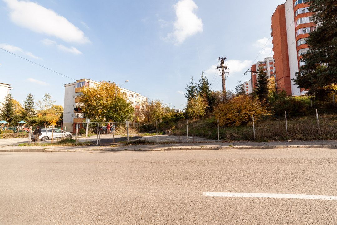 Teren stradal pe colț - Ideal afacere - front stradal mare - Poză 6