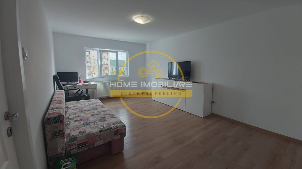 Apartament 2 Camere Decomandat 54 Mp Renovat Bloc 1985 Nicolina-Rond Vechi - Poză 1