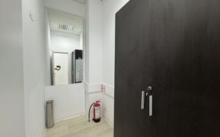 Spatiu servicii, birouri, Zona Modern. Comision 0 - Poză 8
